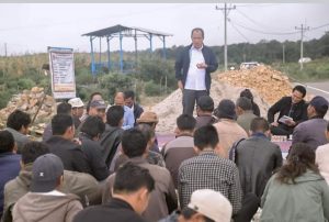 Bupati Humbahas Harapkan Seluruh Kelompok Tani Lebih Serius Mengolah Lahan Pertanian Masing-masing. 