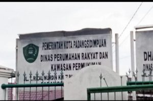 Pembangunan tembok pembatas kantor perkim kota padangsidimpuan”proyek siluman”