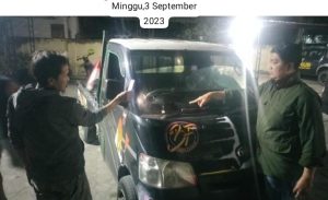 Dua remaja diamankan Polsek Ngasem Kabupaten Kediri. Keduanya diduga menjadi pelaku pelemparan batu ke mobil yang melintas di jalan raya