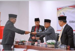 Wakil Bupati Humbahas Sampaikan Nota Jawaban Pandangan Umum Fraksi DPRD Terhadap Ranperda. 