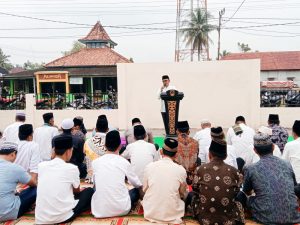 Kemarau panjang melanda, Pemerintah kecamatan Sandes gelar sholat istisqa’.