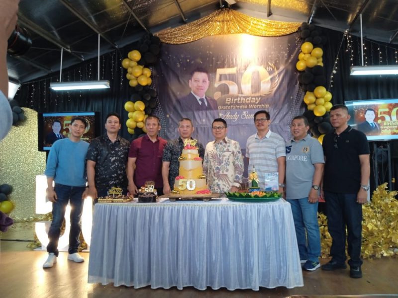 Segenap karyawan fresh mart:ucapkan selamat ulang tahun ke emasan buat sang pemimpin