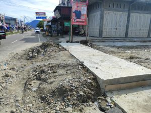 Proyek drainase kota Fajar di duga siluman