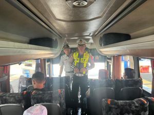 Kanit Gakkum Sat Lantas Polres Kediri Laksanakan Sosialisasi Kamseltibcar Lantas Di Terminal Pare*