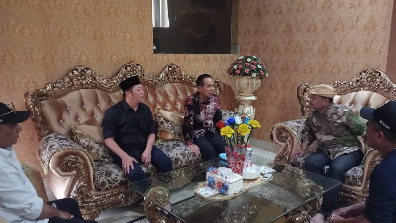 Mayjend (Purn) Winston Simanjuntak Sematkan Daeng Azis Sebagai Waketum Projamin