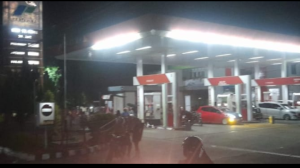 Masyarakat menduga keras SPBU Nakal kotabangun Sulawesi utara kuat Stor keatas tak tersentuh APH, BP.Migas minta Tutup SPBU Nakal.