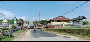 Alex Akoran Respon Positif Perbaikan Jalan Depan Kantor Camat Kelam Permai.