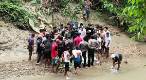 Mayat Di temuka Di Sungai Hou Desa Hilifaoso Kec.Bawalato kab. Nias Sumut