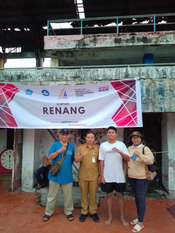 Glent Silitonga dan Niputu Wiwit dari Smansa Kotamobagu Raih juara 2, O2SN 2024 tingkat Provinsi Sulut Cabor Renang.