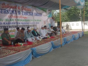 Dalam rangka memperingati HUT kabupaten padang lawas yang ke 17Th,hari ke 3 adakan Zikir bersama dan tabliq akbar