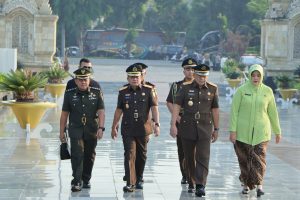 Dalam Rangka HBA ke-64 dan HUT IAD ke-24,  Wakil Jaksa Agung Memimpin   Upacara Ziarah dan Tabur Bunga   di Taman Makam Pahlawan Kalibata