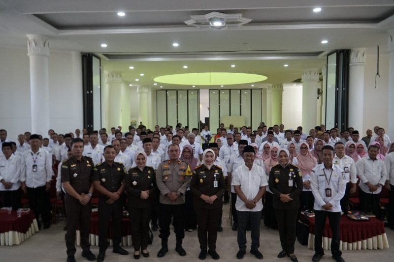 Penyuluhan Hukum Jaksa Sahabat Masyarakat  Bertajuk “Berantas Korupsi Tanpa Korupsi”  diselenggarakan oleh Puspenkum Kejaksaan Agung  di Kabupaten Sumbawa Barat