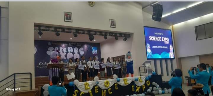 Atas Prestasi Apriani Sinambela SMP Neg 2 Doloksanggul Meraih Juara I Lomba Artikel Ilmiah DEL. 