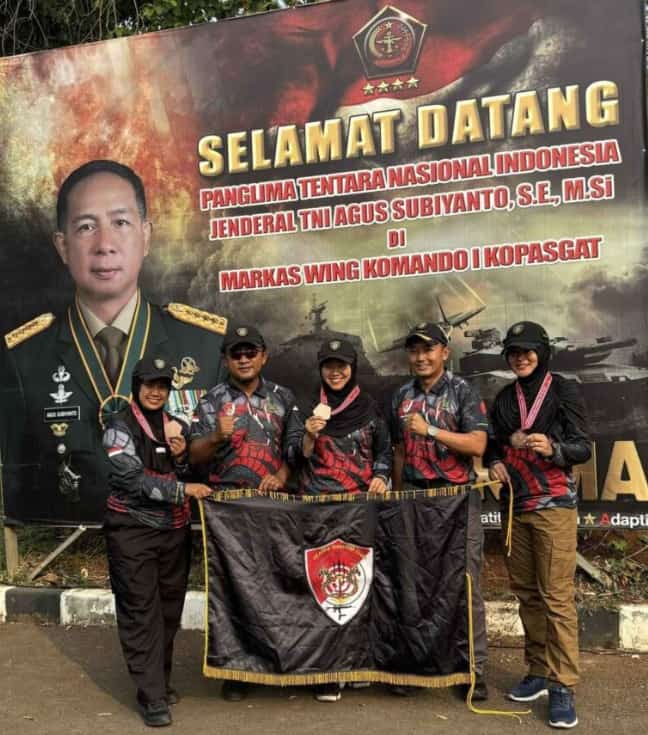 Kontingen Divif 2 Kostrad Raih Juara Menembak Pistol HUT TNI 79 Tahun 2024.