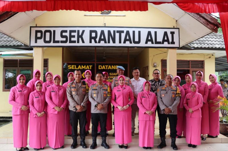 Kapolres Ogan Ilir dan Ketua Bhayangkari Cabang Ogan Ilir Kunjungi Polsek Rantau Alai**