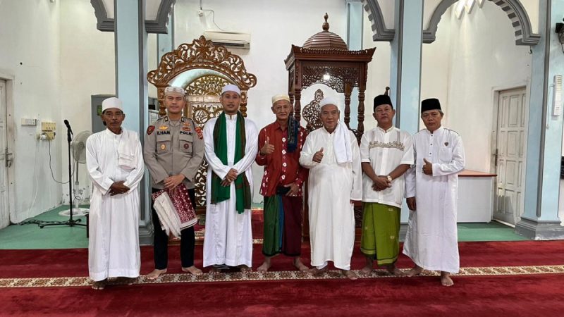 Polres Ogan Ilir Gelar Cooling System Jelang Pilkada 2024 Sekaligus Kegiatan Jumat Berkah**  