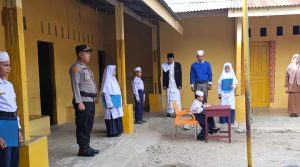 Kapolsek Barumun Tengah go To School Sekolah / Pondok Pesantren Arrizal Desa Manombo