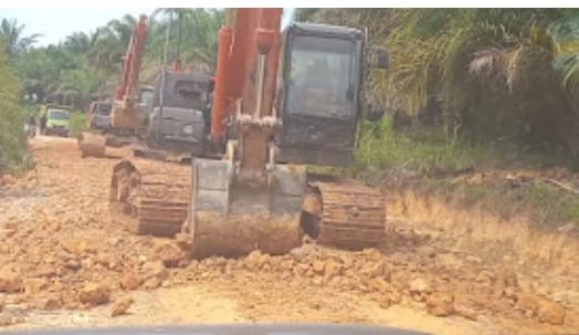 Ketua DPW PROJAMIN KAL-BAR Meminta Aparat Penegak Hukum Menelusuri Progres Proyek Jalan Seputau 3 – Ng. Merakai Dan HTI – Simpang Mengerat