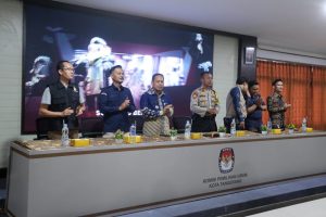 Dr. Nurdin Ajak Paslon dan Tim Bersihkan APK, Kota Tangerang Siap Memasuki Masa Tenang Pilkada