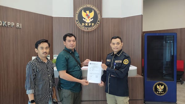 Tim Sarif-Qalby Resmi Laporkan Pelanggaran KPU Jeneponto ke DKPP