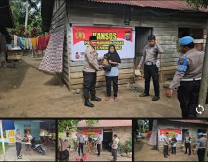 Kapolsek Barteng bersama Masyarakat Melaksanakan Pemasangan Spanduk dan Perawatan tanaman Di Desa sayur matua Percontohan Dalam Rangka program Ketahanan pangan