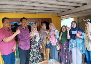 H.Edison Kunjungi Korbah Musibah Kebakaran Desa Karang Raja Kecamatan Muara Enim