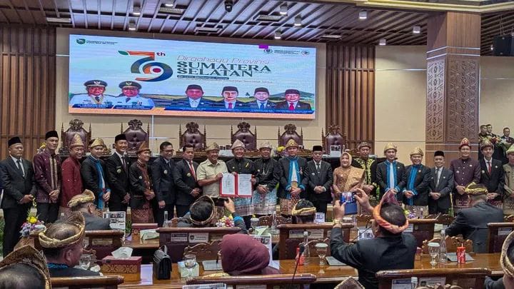 Ludi Oliansyah ; Menghadiri Sidang Paripurna Istimewa di DPRD Provinsi Sumatera Selatan