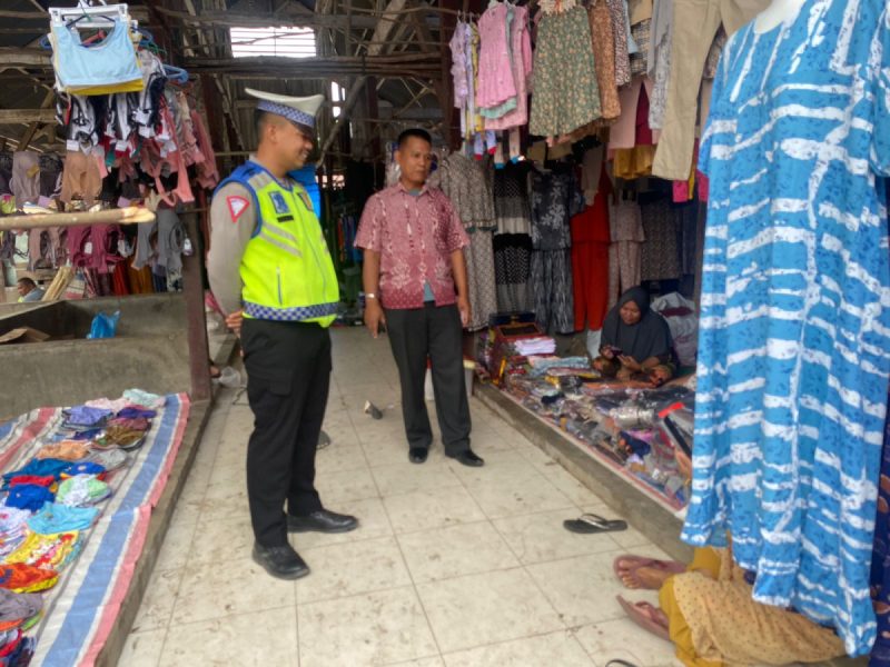 Polsek barumun tengah gelar patroli dialogis & strong poin di seputaran pasar padang hasior kecamatan sihapas barumun
