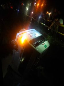 Minibus di duga hilang kendali terjun ke sungai di desa aek nabara tonga