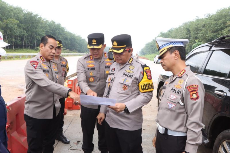 Antisipasi Macet, Kapolda Sumsel Cek Kesiapan Jalan Tol Fungsional Banyuasin Untuk Pemudik.