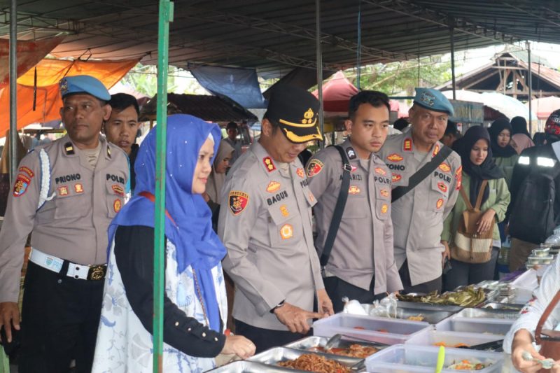 Jamin Keamanan dan Kenyamanan Masyarakat di Bulan Ramadhan, Kapolres Ogan Ilir Akbp Bagus suryo Wibowo.S.I.K Pimpin Langsung Patroli dan Pengamanan Pasar Bedug Jelang Berbuka Puasa