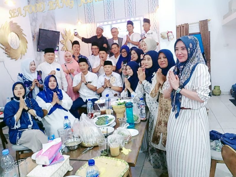 Keluarga Besar partai Nasdem mengadakan BUKBER Bersama di seafood Bang Jones kabupaten muara Enim 