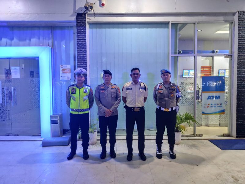 Polres palas Patroli blue light antisipasi terjadi nya gangguan kamtibmas Ramadhan 1446H di wilayah padang lawas