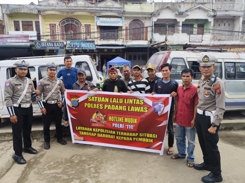 Polres padang lawas sosialisasikan Tagline”Mudik aman keluarga nyaman”Hotline mudik 110