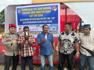 Ops Ketupat Toba 2025 Polres palas tes urine di gelar kepada sopir angkutan darat di posyan I Barumun,mudik aman keluarga bahagia