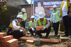 “Kisah Haru Pak Amin: Rumah Tak Layak Huni Diperbaiki Polres Banyuasin Tanpa Permohonan, Jadi Inspirasi Perubahan”