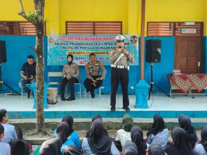 Polres Blitar Edukasi Siswa SMPN 3 Garum Soal Bahaya Narkoba dan Tertib Lalu Lintas