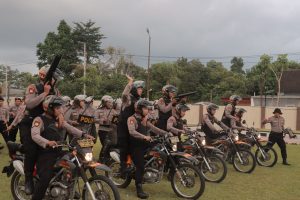 Sambut Hari Buruh, Polres Blitar Gelar Simulasi Pengamanan Unjuk Rasa