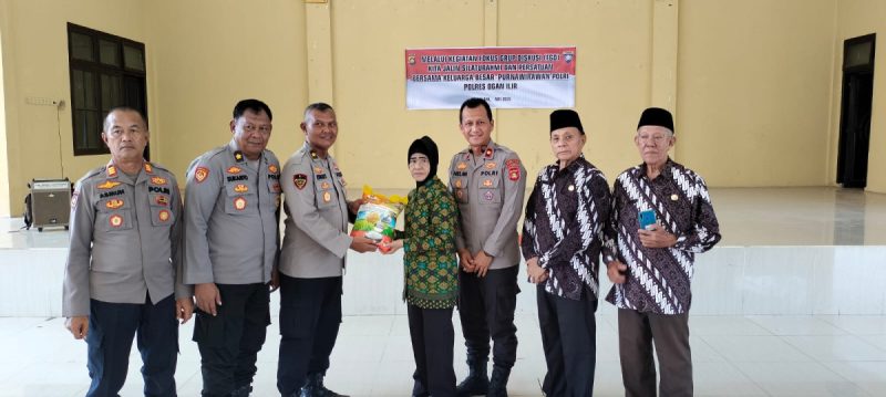 Sat Binmas Polres Ogan Ilir Gelar FGD Bersama Purnawirawan dan Warakawuri, Bahas Isu Kamtibmas dan Serahkan Bantuan Sosial