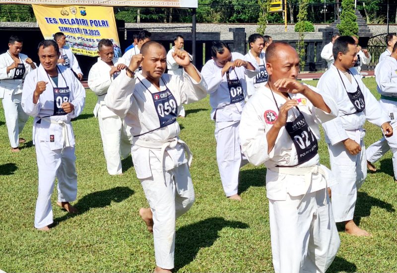 660 Personel Polres Blitar Ikuti Tes Beladiri Polri Semester I Tahun 2025