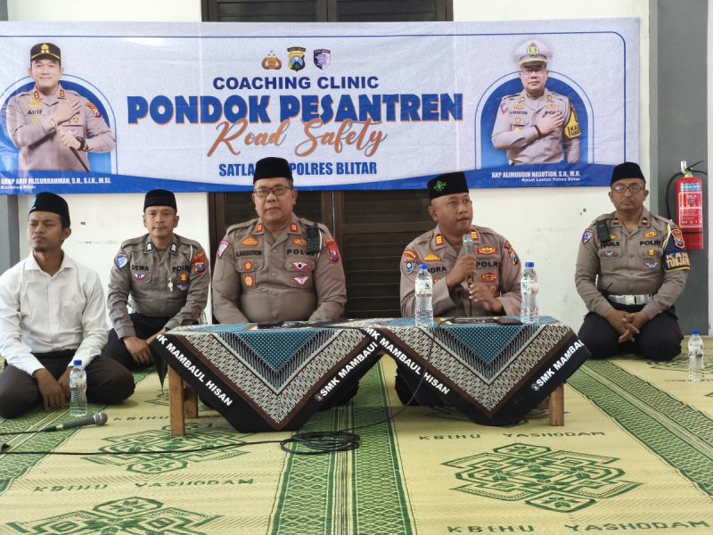 Polres Blitar Gelar Coaching Clinic di Ponpes Mambaul Hisan : Edukasi Road Safety
