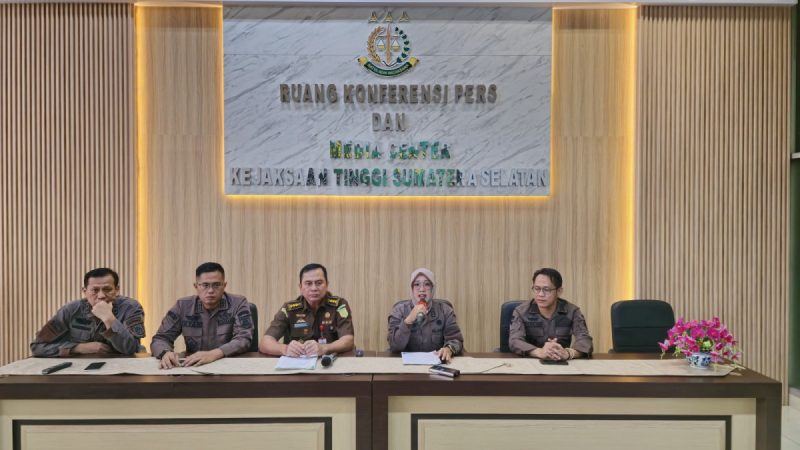 PENYERAHAN TERSANGKA DAN BARANG BUKTI (TAHAP II) PERKARA SUAP/ GRATIFIKASI PADA DINAS PUPR KAB. BANYUASIN